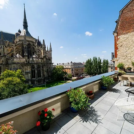 Apartament Les 7 Anges - Vue Cathedrale, Parking & Centre Historique *