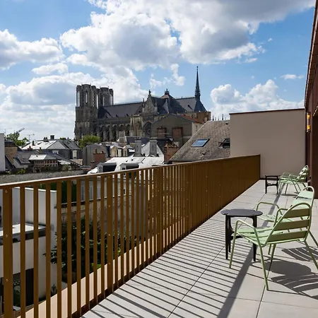 Les 7 Anges - Vue Cathedrale, Parking & Centre Historique Apartament