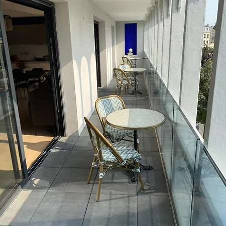 Les 7 Anges - Vue Cathedrale, Parking & Centre Historique Apartament *