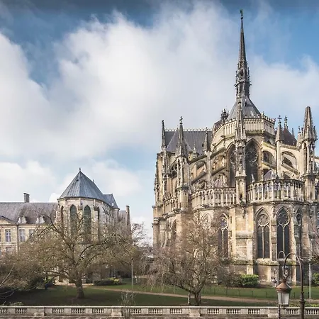 Les 7 Anges - Parking, Vue Cathédrale&centre Historique Apartamento Reims