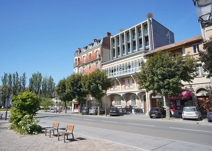 Lägenhet Les 7 Anges - Vue Cathedrale, Parking & Centre Historique *