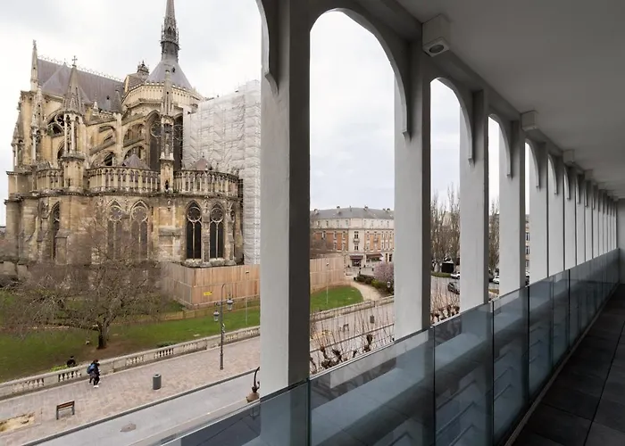 Lägenhet Les 7 Anges - Vue Cathedrale, Parking & Centre Historique