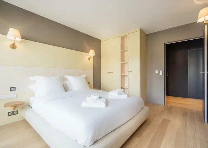 Les 7 Anges - Vue Cathedrale, Parking & Centre Historique アパート *