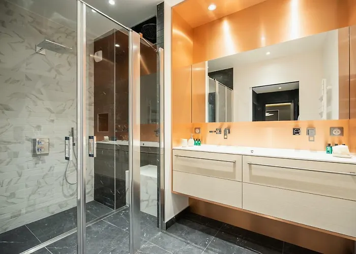 Les 7 Anges - Vue Cathedrale, Parking & Centre Historique アパート